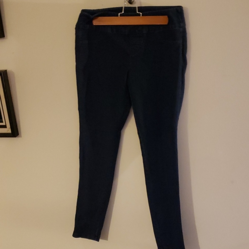 DK Blue denim stretch jeggings.